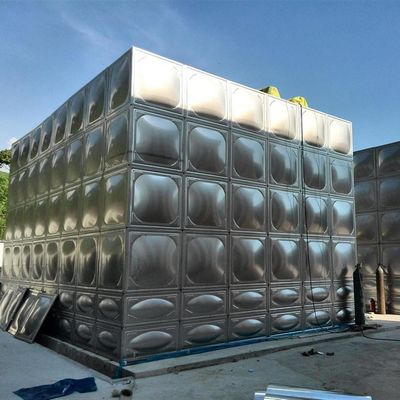 Tanque de agua de acero inoxidable de 120 toneladas con agua limpia y material de resinas