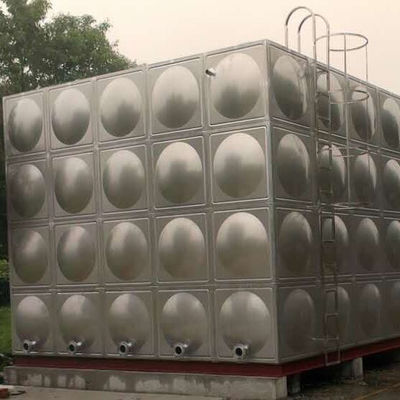 Tanque de agua de acero inoxidable de 120 toneladas con agua limpia y material de resinas