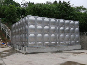 Tanque de agua de acero inoxidable de 120 toneladas con agua limpia y material de resinas