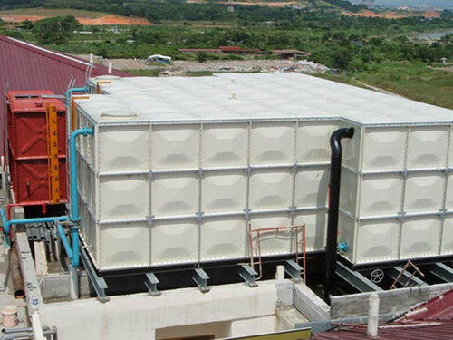 Granjas 100m3 Tanque de agua de fibra de vidrio con alta productividad 50000L / hora de eficiencia