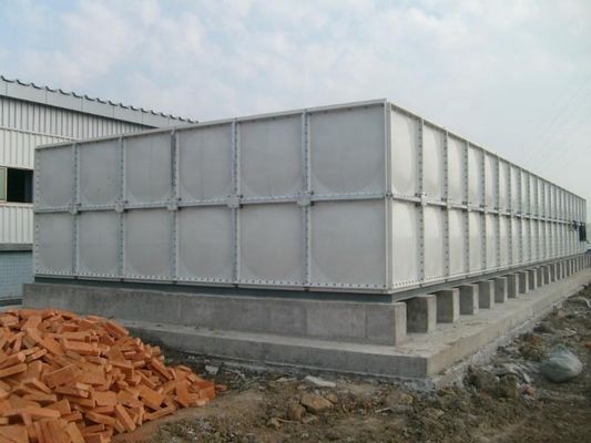 2000 litros Tanque de almacenamiento de agua para la granja Hecho de paneles de acero inoxidable Tamaño 1000x500mm